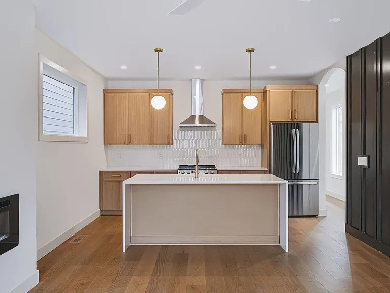 2113 Herman St — Photo 12
