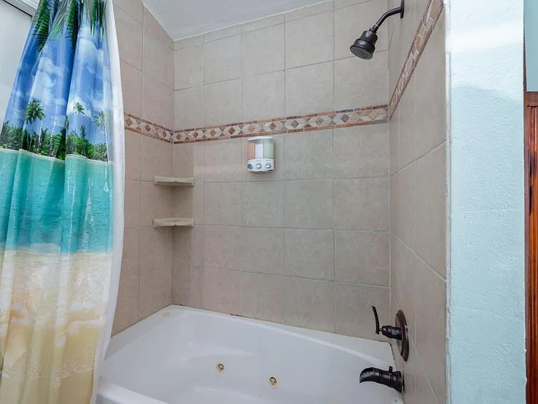 14602 Villa Maria Isabel — Photo 12