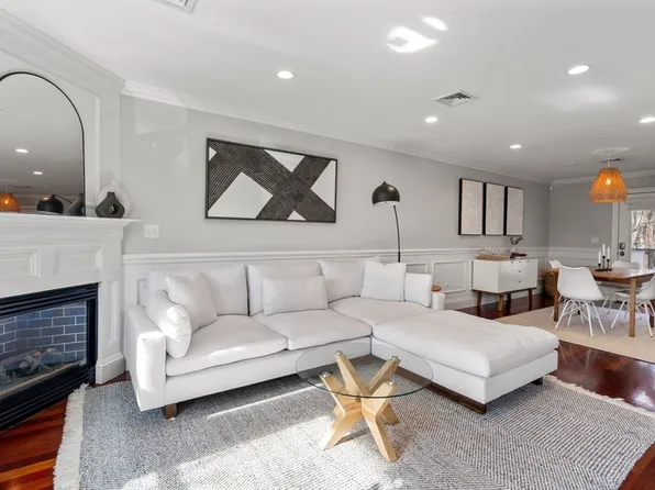 550 E 8th St #2, South Boston, MA 02127