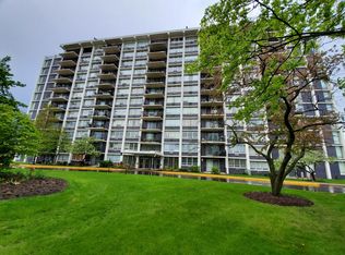 8801 W Golf Rd APT 1B, Niles, IL 60714