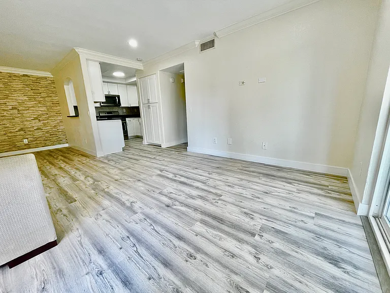 5054 Los Morros Way — Photo 13