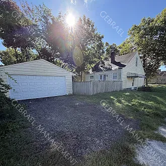 750 Huron St. — Photo 3