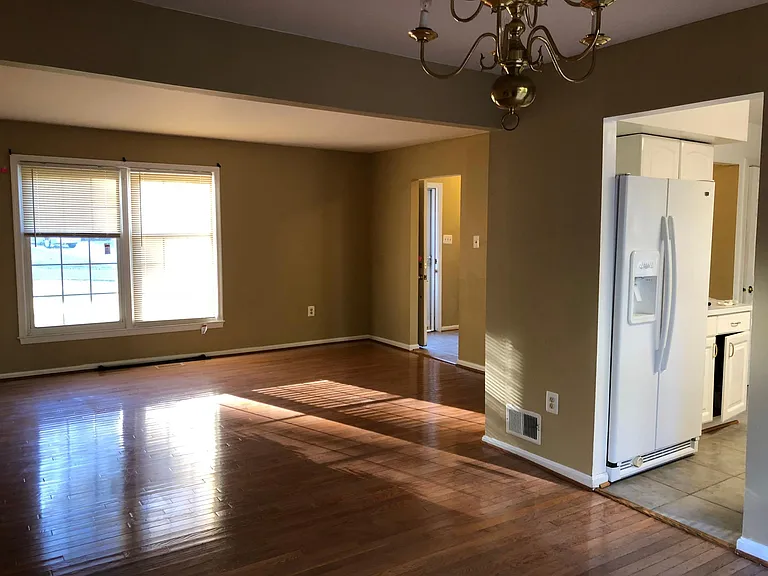 6221 Garretson St — Photo 10
