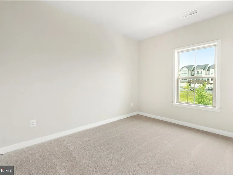 10132 Lake Linganore Blvd — Photo 35