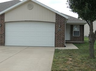 631 S Rilynn Ave, Republic, MO 65738