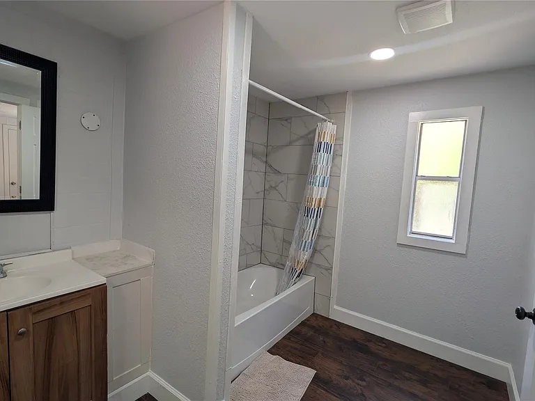 266 Hunters Gln — Photo 8