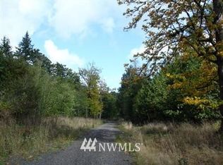 624 E 2nd St, Allyn, WA 98524