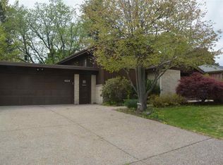 4224 34th Avenue Pl, Moline, IL 61265
