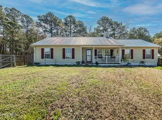 101 Barrington Court, Maple Hill, NC 28454