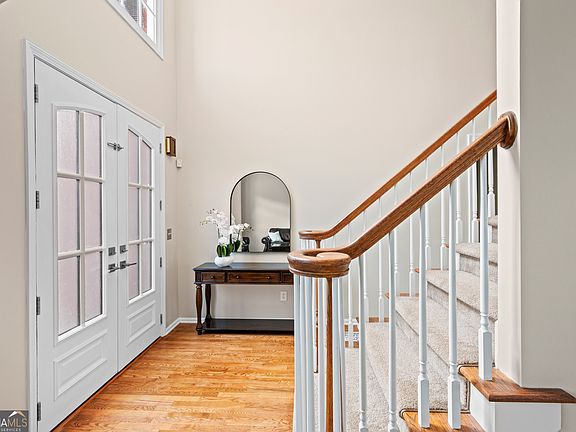3rd image of 2239 Snug Hbr NE