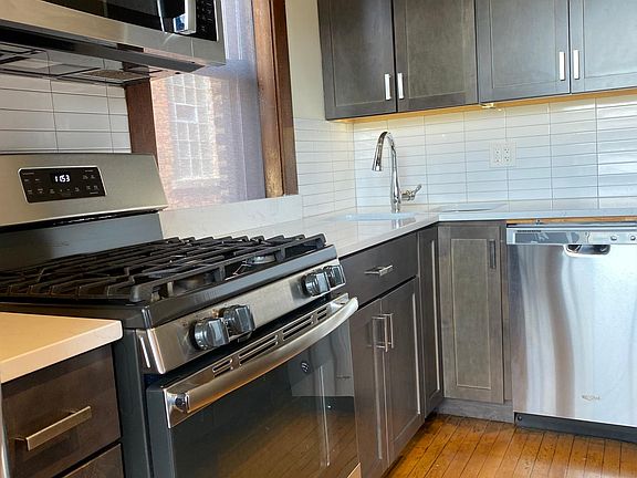 4th image of 3277 W Wrightwood Ave #3