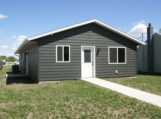 915 S 9th St, Aberdeen City, SD 57401