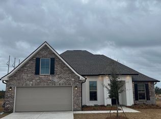 212 Bon Ami Dr, Freeport, FL 32439