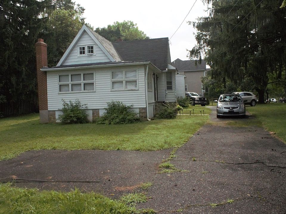 2nd image of 41 N Pennell Rd