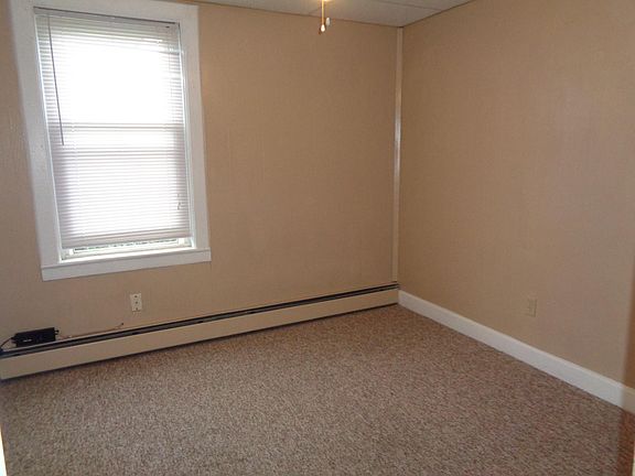 Bedroom is 10X10. King and Queen beds will not fit. Great