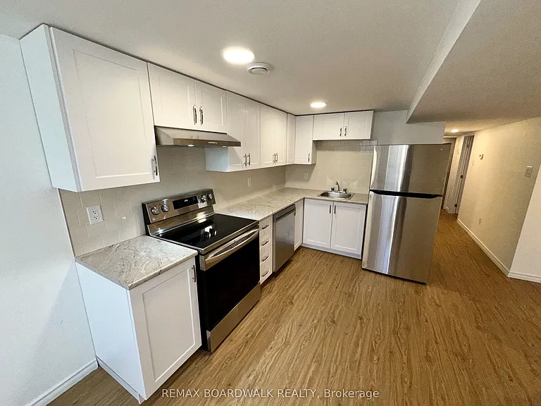 300 Dalehurst Dr #B — Photo 7