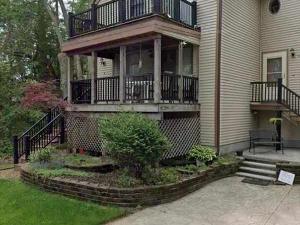 4 Bowers Ave, Tyngsboro, MA 01879