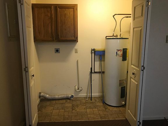 3rd image of 284 Gorham St