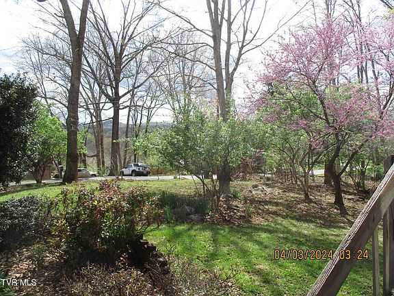3rd image of 155 Windyhill Dr