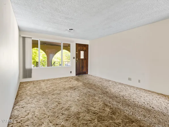 703 S 38th Ave APT 8, Yakima, WA 98902