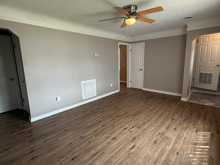 17393 Lincoln Ave — Photo 17