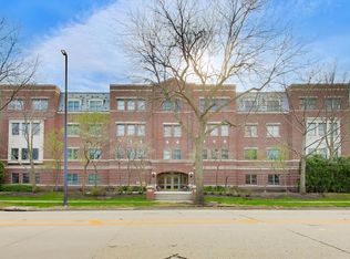 1688 Green Bay Rd APT 404, Highland Park, IL 60035