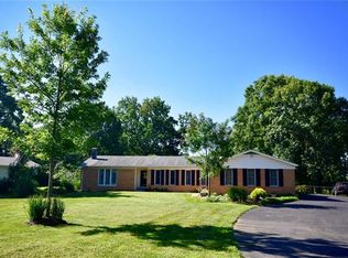 52 Queens Dr, Florissant, MO