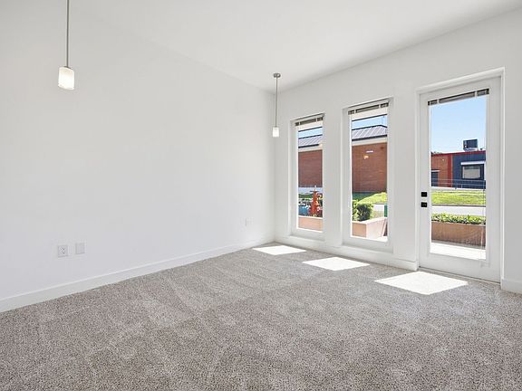 4th image of 100 N Dewey St #202