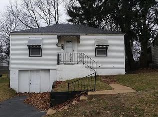 9934 Lackland Rd, Saint Louis, MO 63114