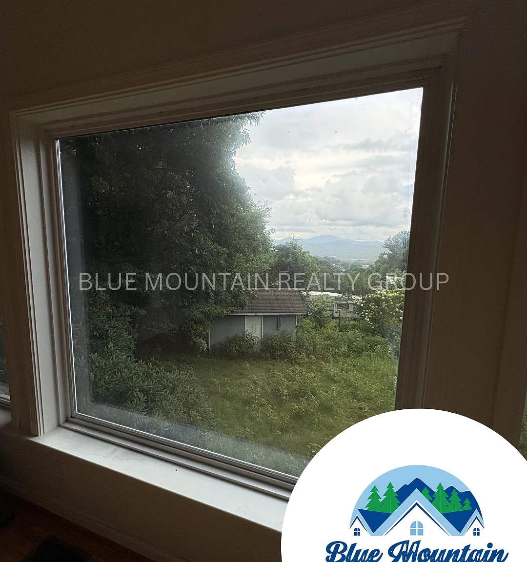 3 bed, 3.0 bath, $2,100 — Photo 4