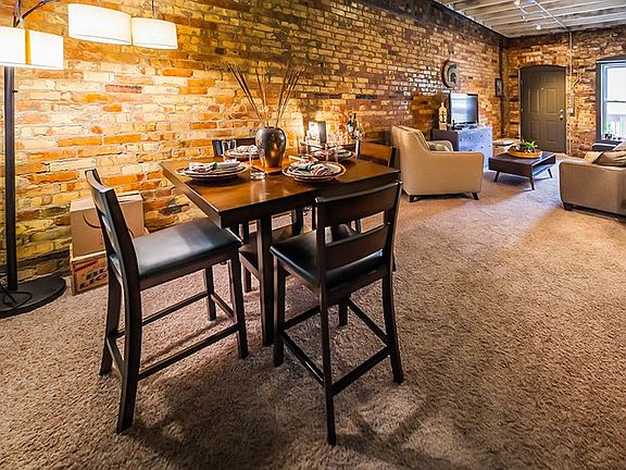 Snug Loft 2-C05-sm
