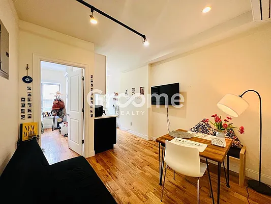 Rented by GROOME REALTY LLC | media 29