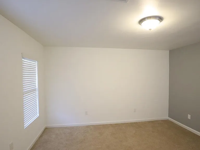 1517 Crafton Way — Photo 2