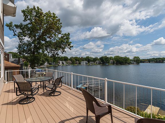3rd image of 1248 N Eagle Lake Dr