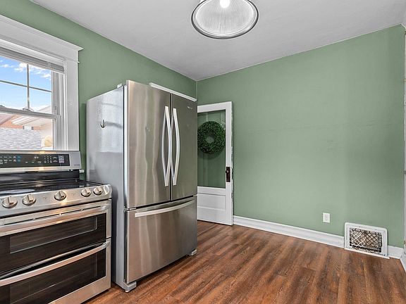 5th image of 303 N Outagamie St