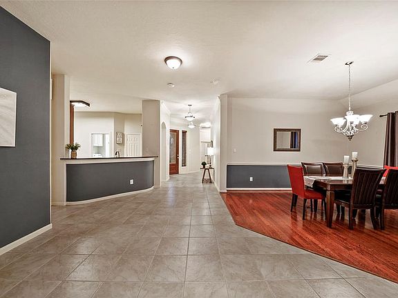 5th image of 14806 Avonlake Ln