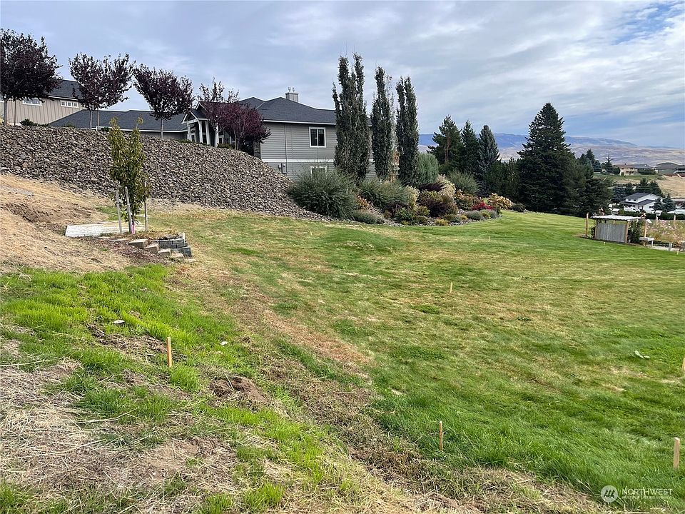 838 Autumn Crest Drive, Wenatchee, WA 98801 | Zillow