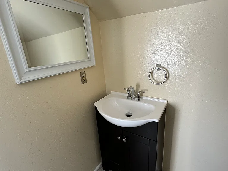 710 Mazant St — Photo 12