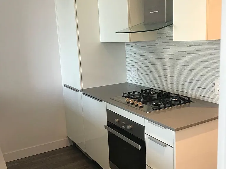 1283 Howe St #810 — Photo 4