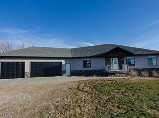 1920 56th St NW, Minot, ND 58703