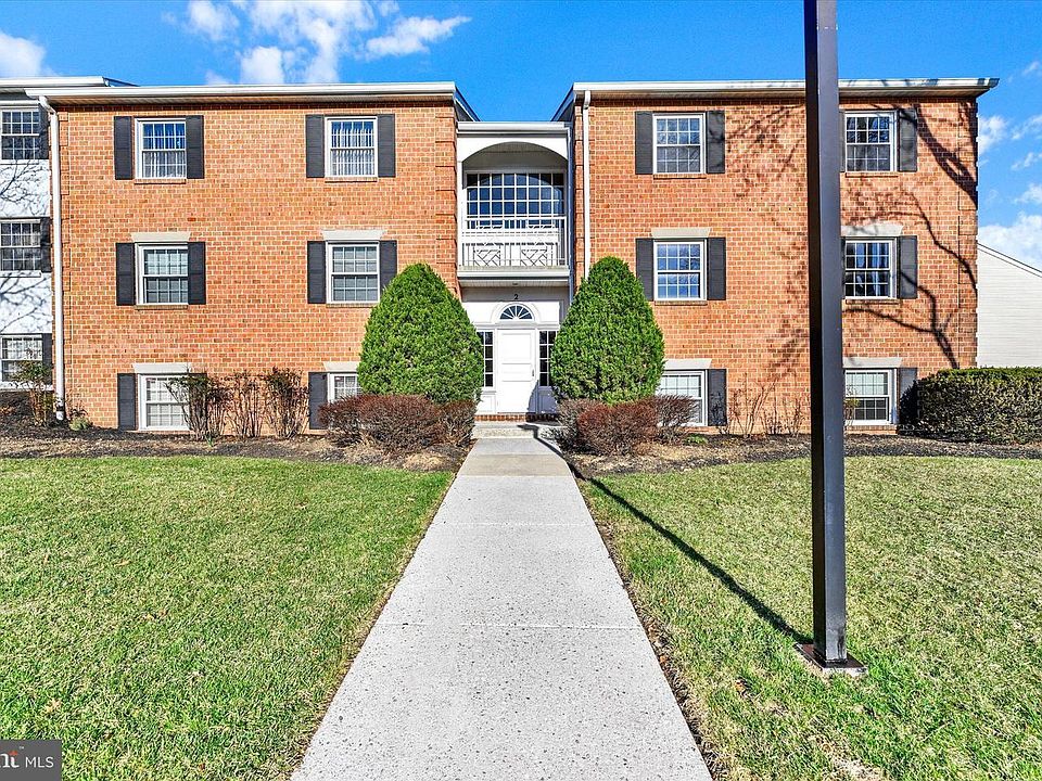 1st image of 2 Elphin Ct Unit 202