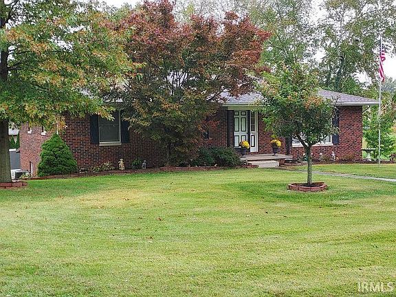 3rd image of 2001 Leland Dr