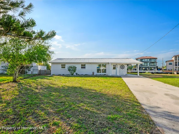 3404 Minnow Creek Dr, Hernando Beach, FL 34607