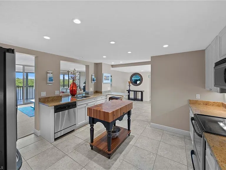 15 Bluebill Ave #103AA — Photo 5