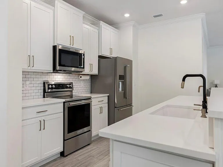 6590 Barbados Ct — Photo 3