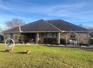 910 E Navarro Ave, Mart, TX 76664