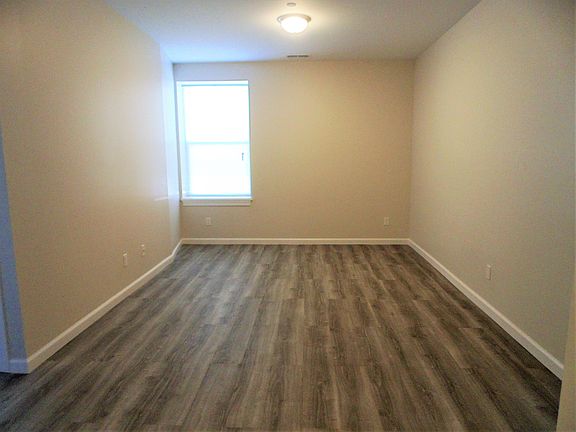3rd image of 2836 Fairfield Ave #206