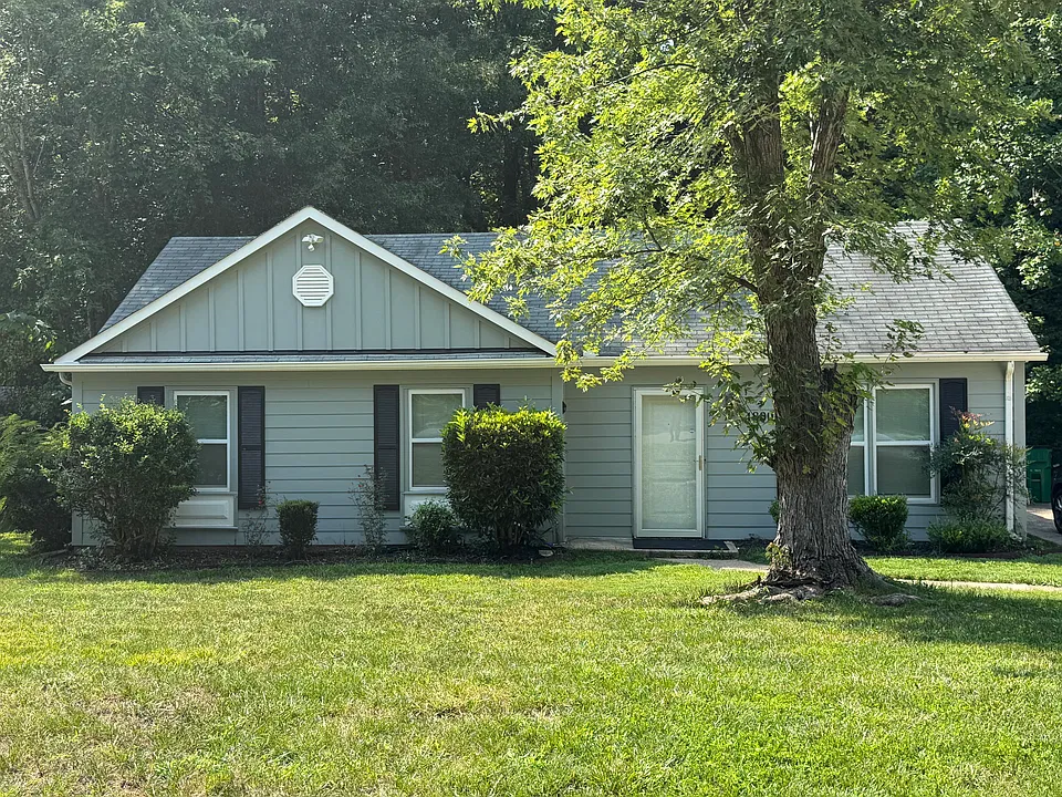 4800 Farm Pond Ln