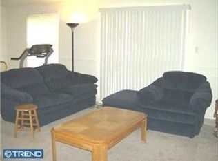 1039 Orange St, Sharon Hill, PA 19079