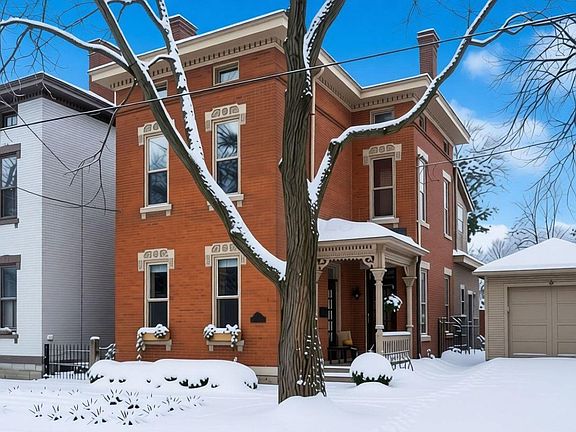 5th image of 46 E Frankfort St
